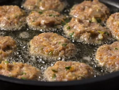 Aυτές είναι οι τροφές που καταστρέφουν τον ανθρώπινο εγκέφαλο είναι «ύποπτες» για Αλτσχάιμερ!